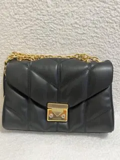 CHARLES & KEITH バック