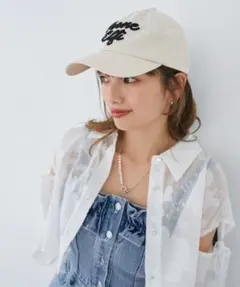 majestic legon ベージュ ロゴ刺繍 キャップ フリーサイズのサムネイル