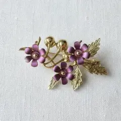 vintage ／ 繊細 透かし彫り フラワー ブローチ ゴールドカラー