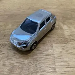 日産　JUKE 銀メッキバージョン(イベント限定景品)のサムネイル
