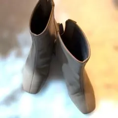 ショートブーツ スクエアトゥ ミドルヒール ベージュ