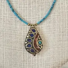 ネパール☆トルコ石＋赤珊瑚☆涙型☆ターコイズブルーネックレス