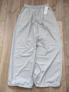 新品　コムサイズム　パラシュート パンツ　9号　定価7900円