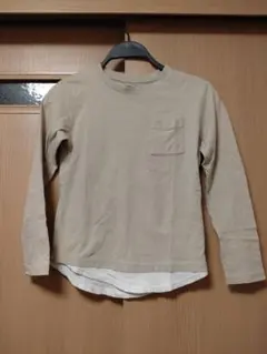 ベージュ 長袖カットソー ポケット付き　140センチ