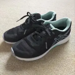 ＊アシックス　23センチ＊スニーカー　レーザービーム