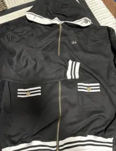 黒いフード付きパーカー Mサイズ