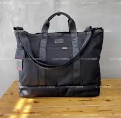 TUMI キャリーオールトートバック ブラックのサムネイル