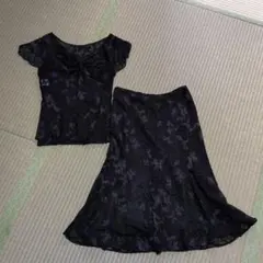 23区　黒 花柄 フレアスカートセットアップ　インナー付き　38号