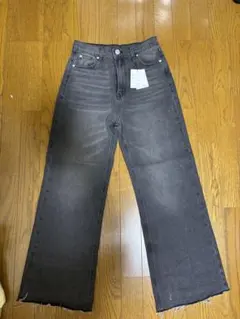 フリンジヘムセミフレアデニムパンツ