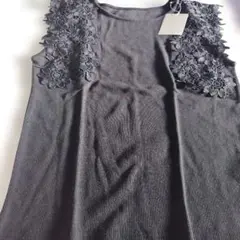 vis花柄ノースリーブカットソー（白とおまとめで2500円に）最終お値下げです☆