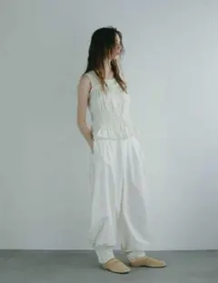 ETRE TOKYO コットンシルクカーヴィーパンツ サイズMのサムネイル