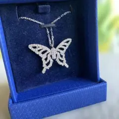 Swarovski 蝶 ネックレス