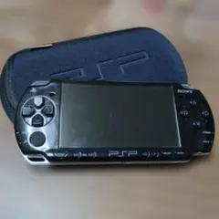 ジャンク品　SONY PSP 2000 本体 ブラック　ケース付き