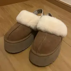【人気色】UGG アグ ファンケット マスタードシード 厚底サンダル 23cm 人気色】UGG アグ ファンケット マスタードシード 厚底サンダル 23cm