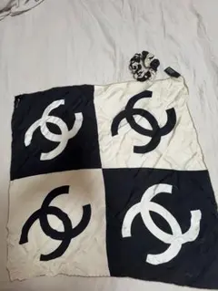 CHANEL ココマーク 　シルクスカーフ サイズ 65✖65　クリーニング渡し CHANEL ココマーク シルクスカーフ サイズ 65✖65 クリーニング渡し