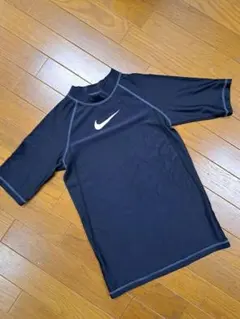 Nike ラッシュガード160 半袖 黒