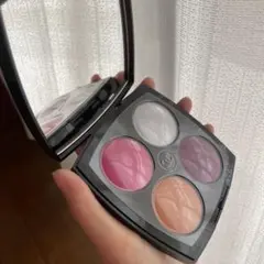 シャネル　アイシャドウパレット　エンチャンテッドナイト