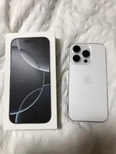 【24時間以内発送】iPhone16 Pro 256GBホワイトチタニウム Amazon.co.jp: Apple iPhone 16 Pro (256 GB) - ホワイト