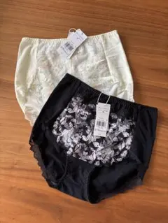 Mの2枚」トリンプ プレミアムレッドレーベル クチナシの花 はきこみ深めショーツ