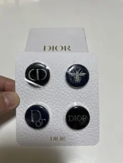 【Dior】ピンバッチセット　※箱に傷あり！