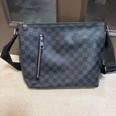 Item thumbnail for item b3b66afe-b48f-4b68-bd3a-cb118bc6e585