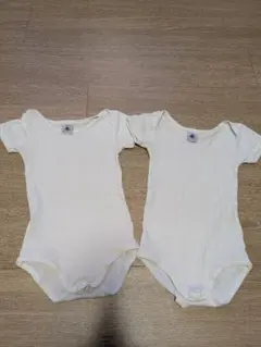 プチバトー　半袖ボディスーツ2枚セット