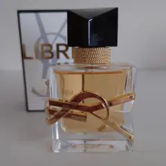 yvng patra使用YSL LIBRE オーデパルファム フローラル - メルカリ