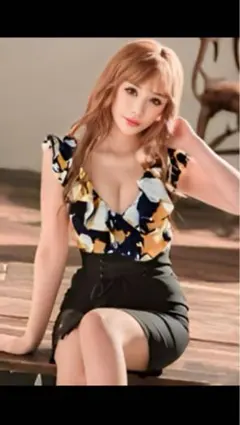 ジュエルズ花柄ミニドレス