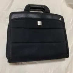 黒のビジネスバッグ