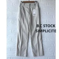 【未使用タグ付き】シンプリシテェ　タックテーパードパンツのサムネイル