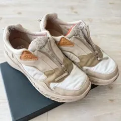 UGG フロントジップ スニーカー ベージュのサムネイル