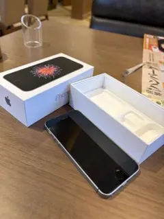 Apple iPhone SE スペースグレー 本体