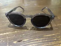 クリアグレー ラウンドサングラス ブラックレンズ