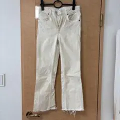 ZARA ホワイト フレアデニム