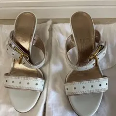 Ferragamo ホワイト サンダル 中ヒール