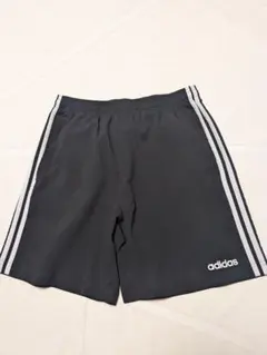 adidas アディダス 文字ロゴ ショートパンツ サイドラインのサムネイル