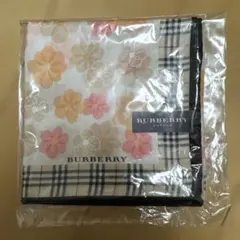 バーバリーBurberryチェック柄花柄大判ハンカチタグ付き新品未使用