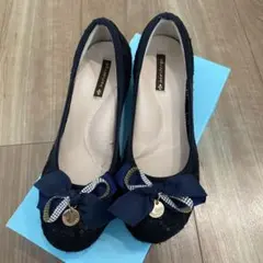 リボン付きネイビー バレエシューズ