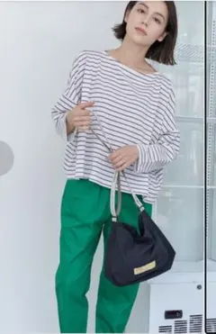 シアタープロダクツ　黒のナイロンサコッシュ