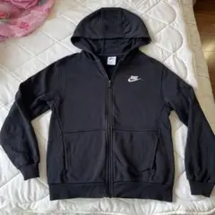 ⭐︎美品NIKE ブラック フルジップ パーカー サイズ155センチ