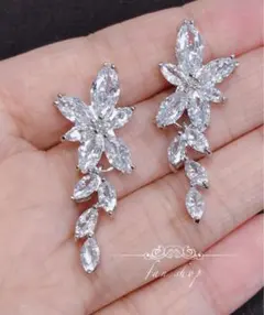 メルカリ最安値 リーフ 葉 シルバー ウェディング ピアスブライダルアクセサリー