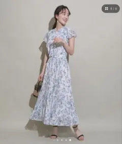 ラインフラワーパイピングワンピース♡アプワイザーリッシェ - メルカリ