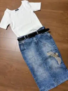 ZARA デニムタイトスカート刺繍付き