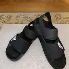 adidas ブラック サンダル 22cm