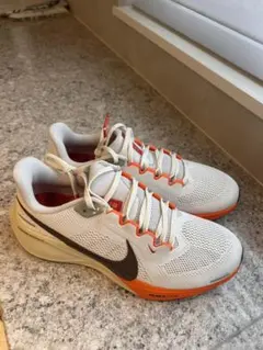 [未着用] Nike スポーツシューズ ホワイト/オレンジ