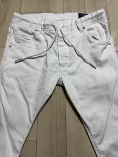 ホワイト dieselジョグジーンズ