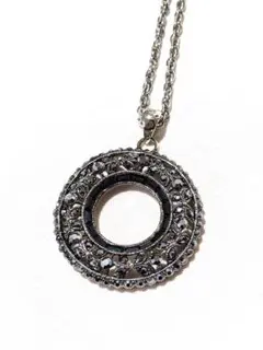 ●キラキラネックレス●黒系統