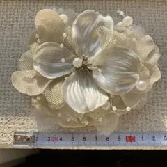 クリーム色 花モチーフ コサージュ used