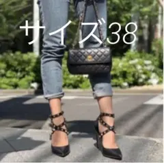 ヴァレンティノ　ロックスタッズ アンクルストラップパンプス サイズ38のサムネイル