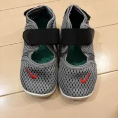 NIKE リトルリフト 14cm グレー